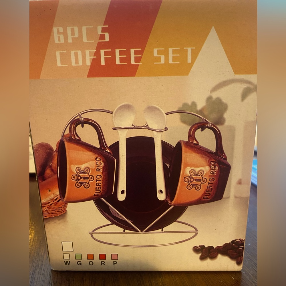 Puerto Rico 6/7 piece Coffee Set 2 cups/saucers/Spoons and 1 rack brand new